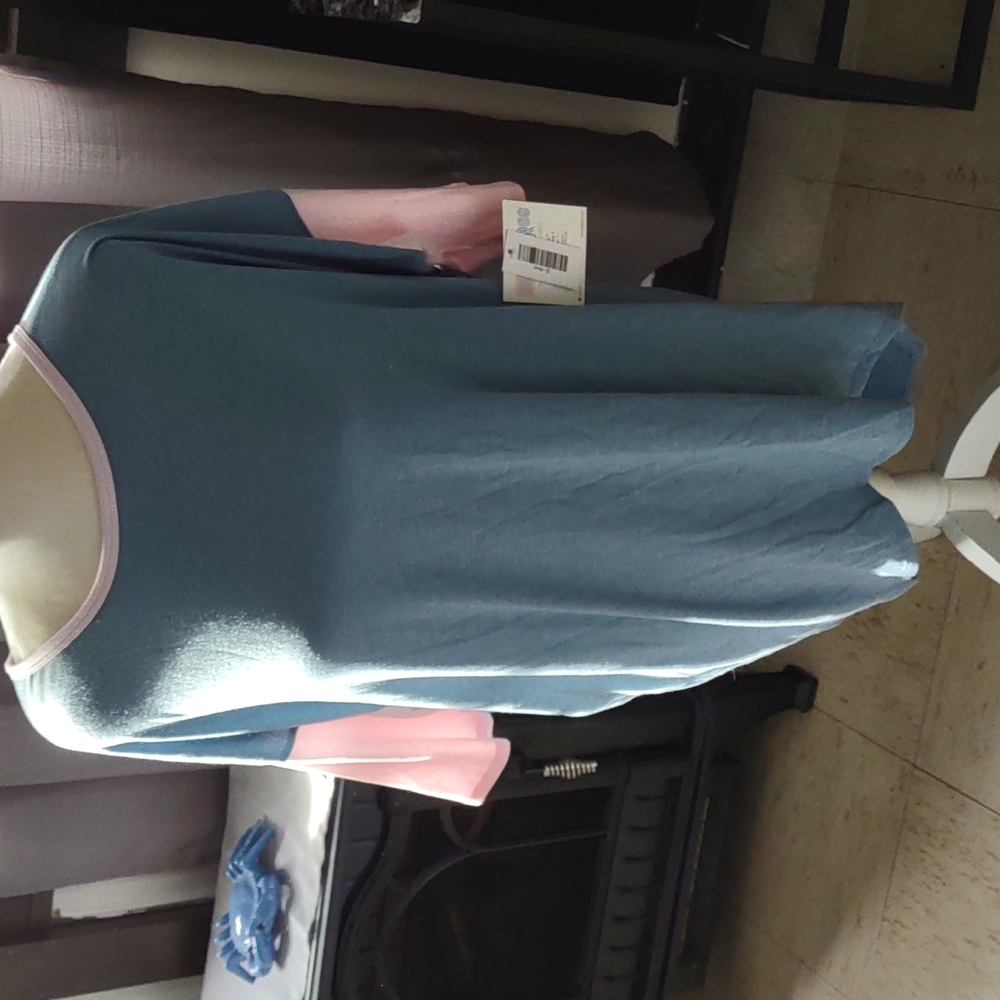 LuLaRoe woman's shirts